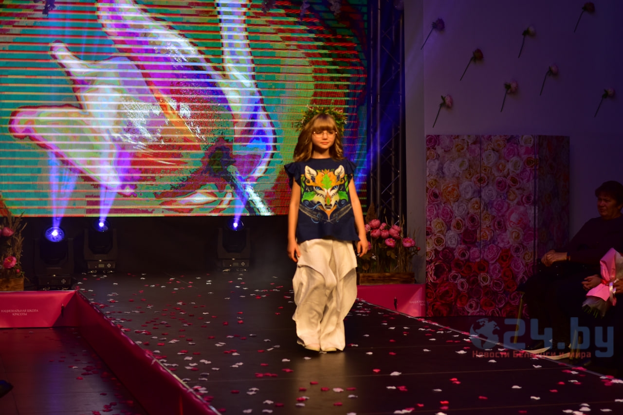 модель показ мод