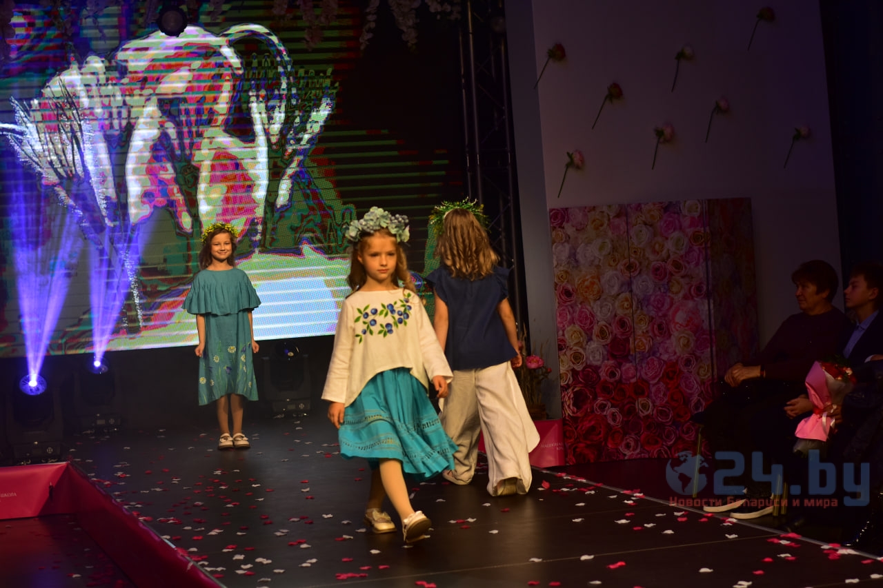 модель показ мод