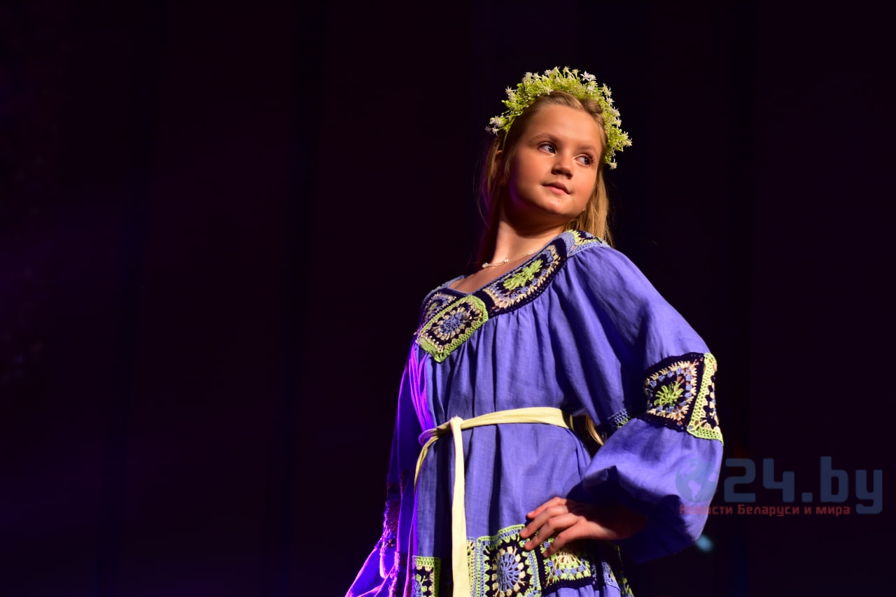 модель показ мод