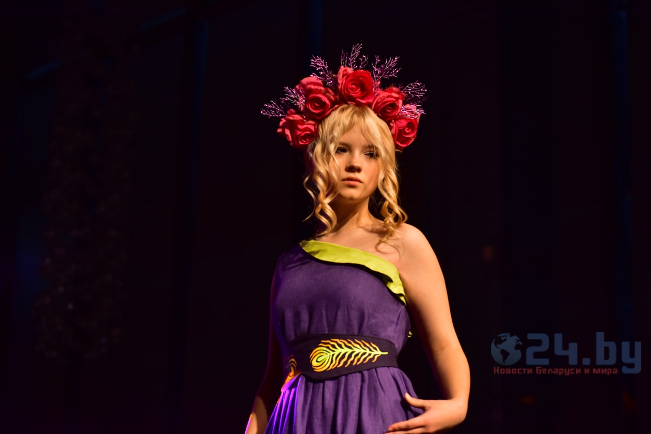 модель показ мод