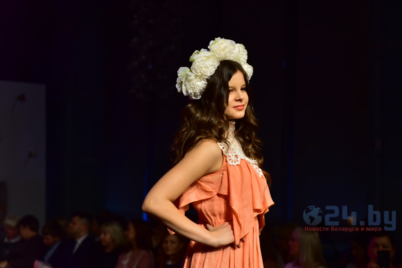 модель показ мод