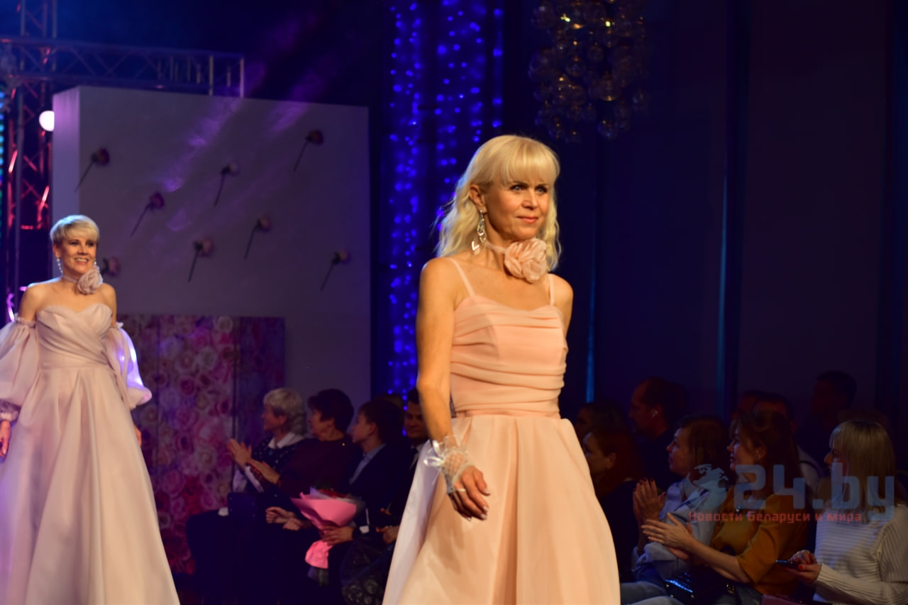 модель показ мод