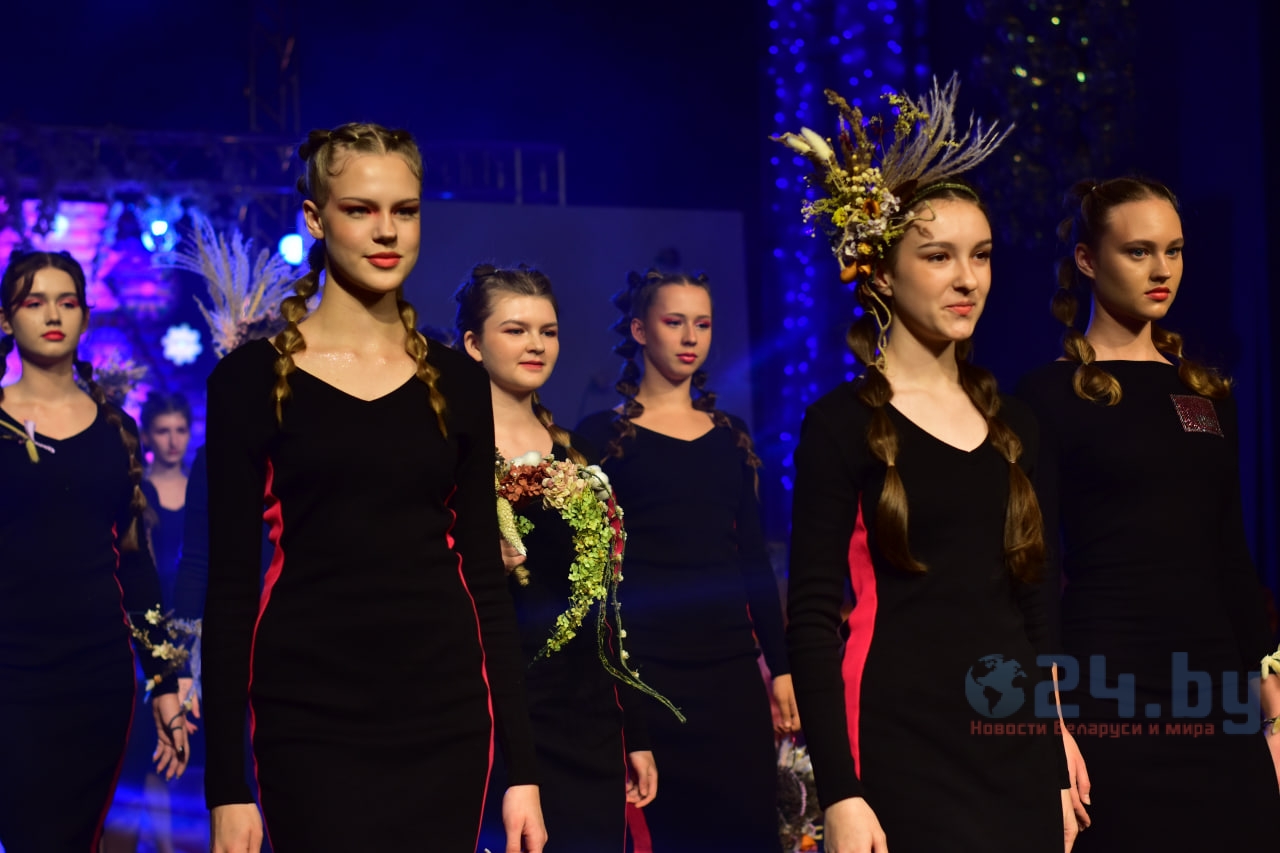 модель показ мод