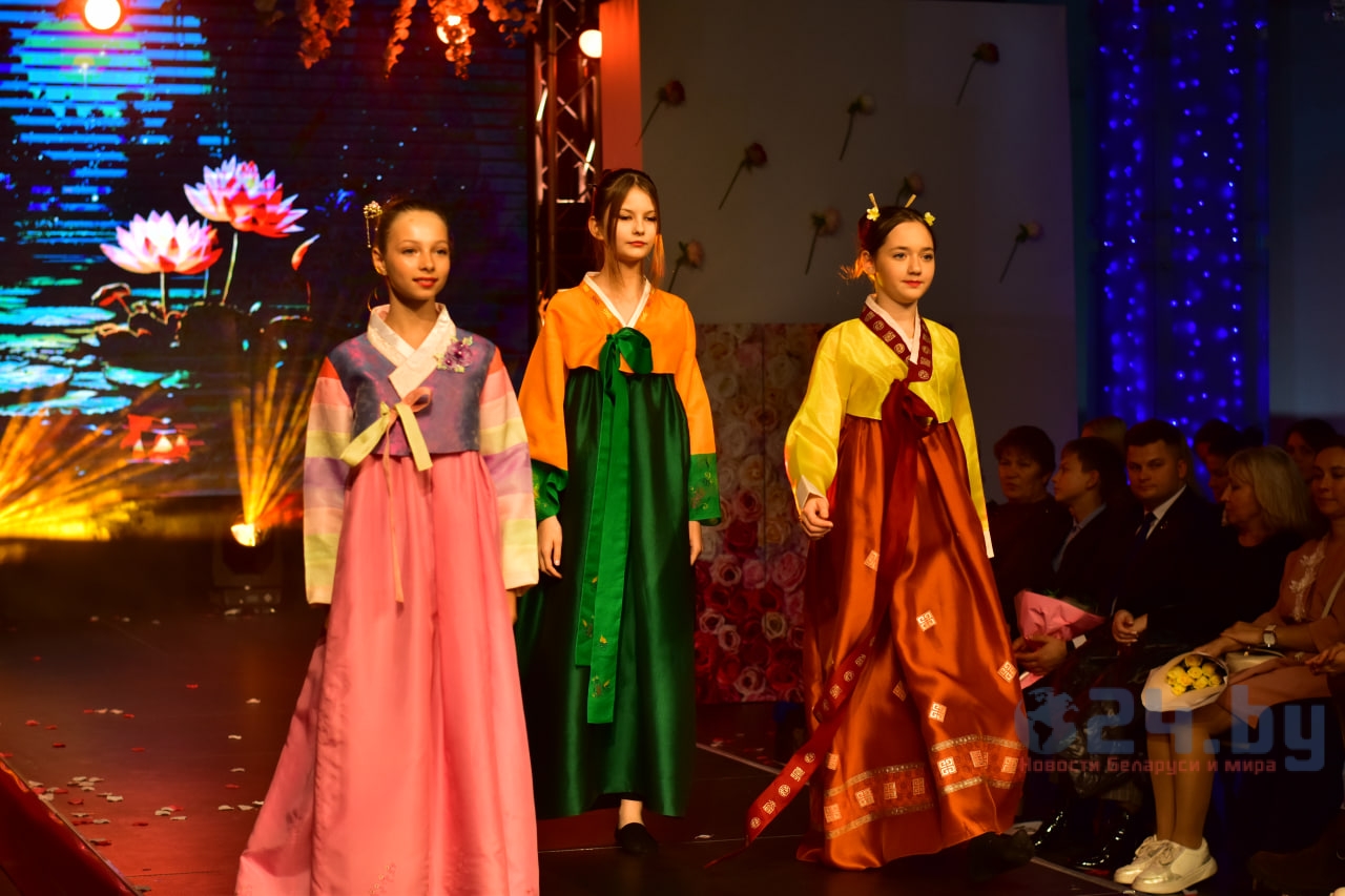 модель показ мод