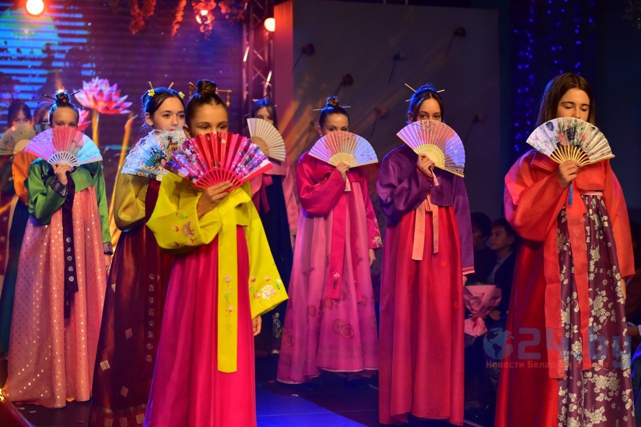 модель показ мод