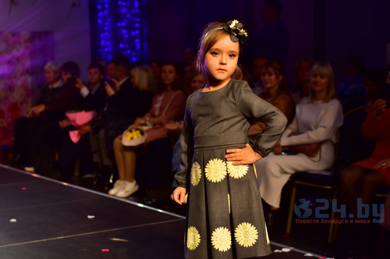 модель показ мод