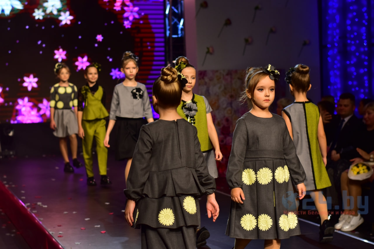 модель показ мод