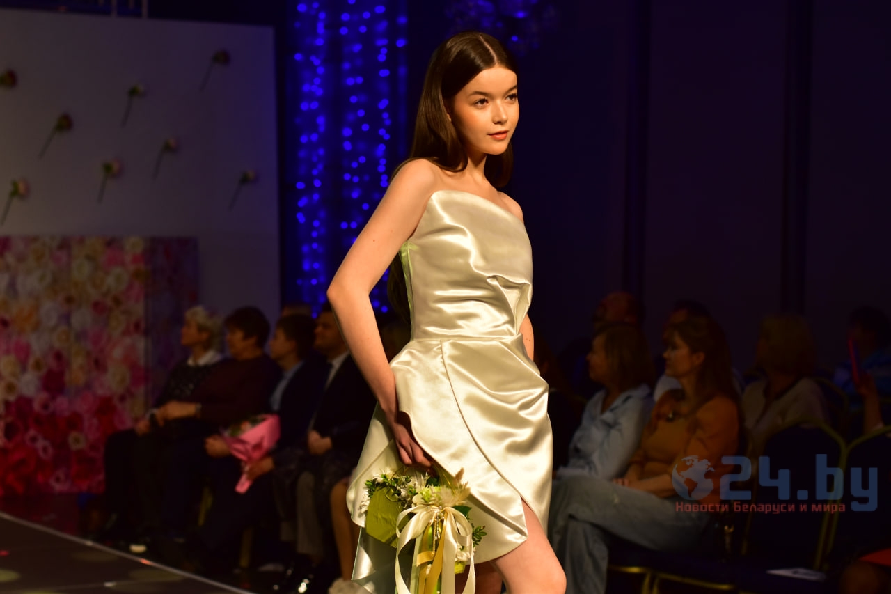 модель показ мод