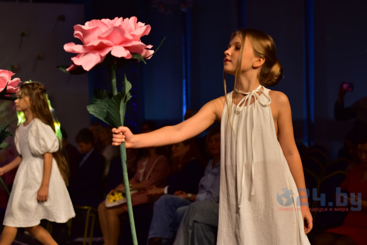 модель показ мод