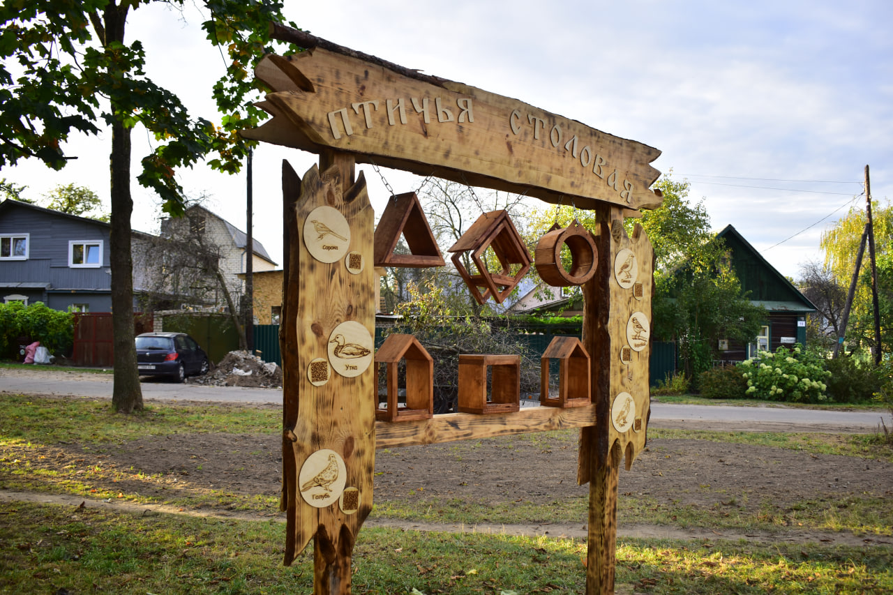 Столовая для птиц кормушки