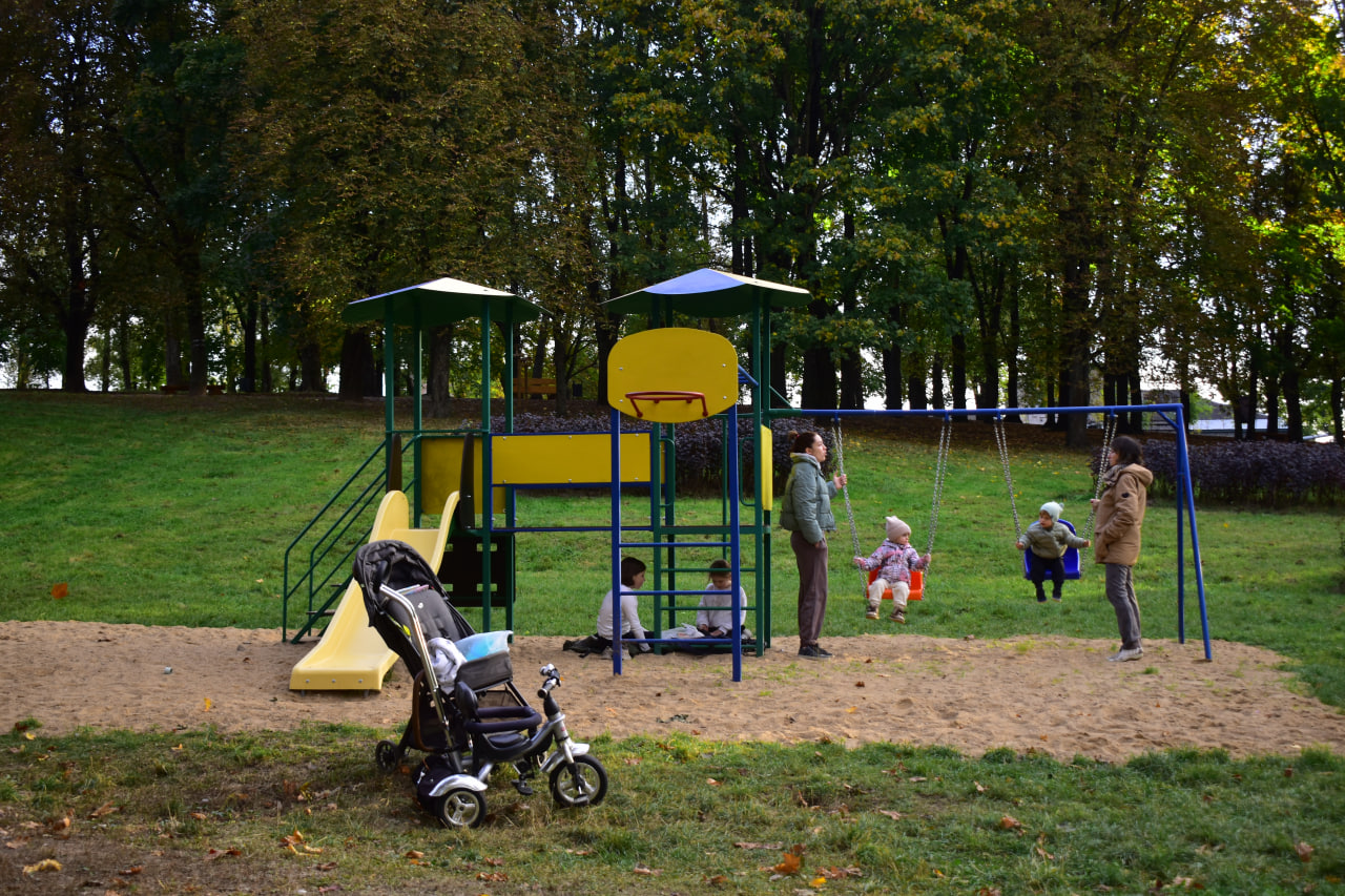 детская площадка дети мамы