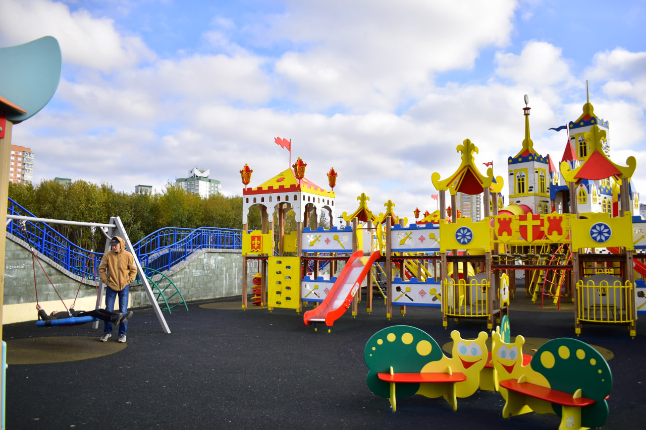 детская площадка парк Уго Чавеса