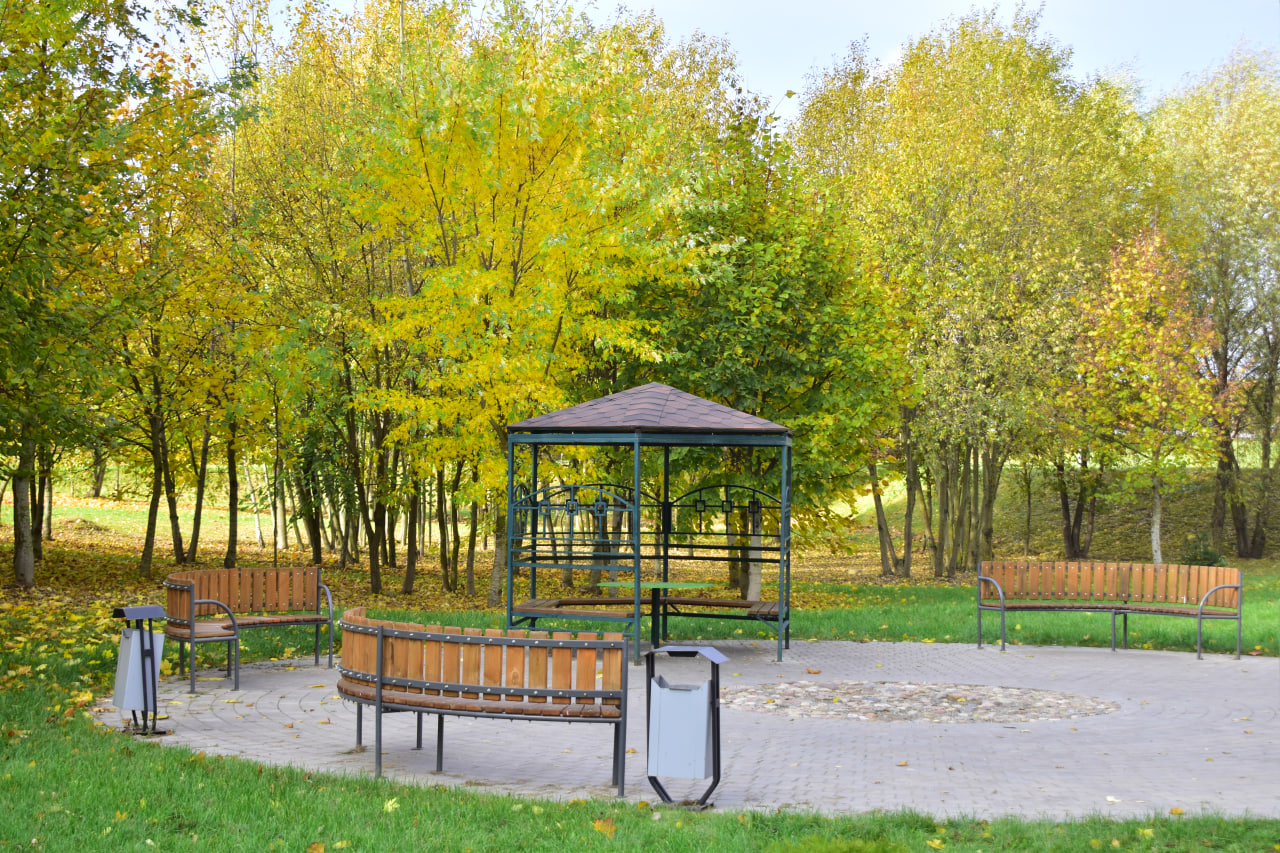 беседка в парке