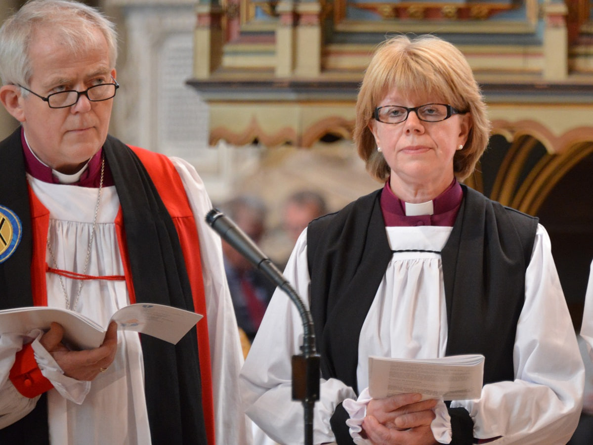 епископ женщина