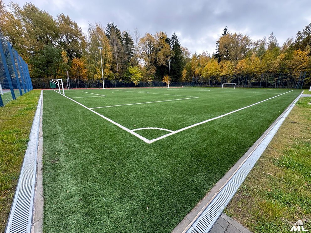 спортивная площадка