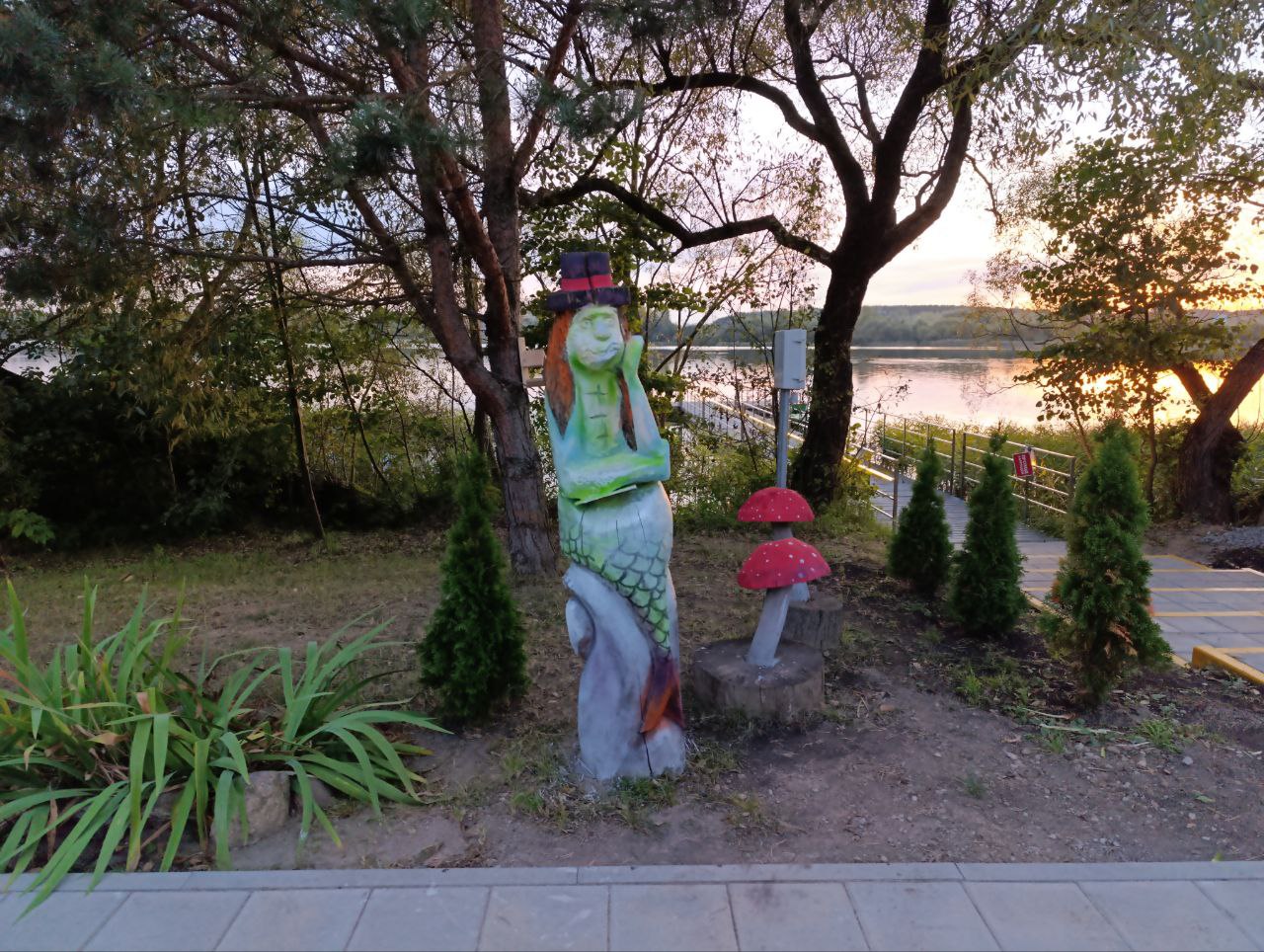 арт-объект деревянная скульптура