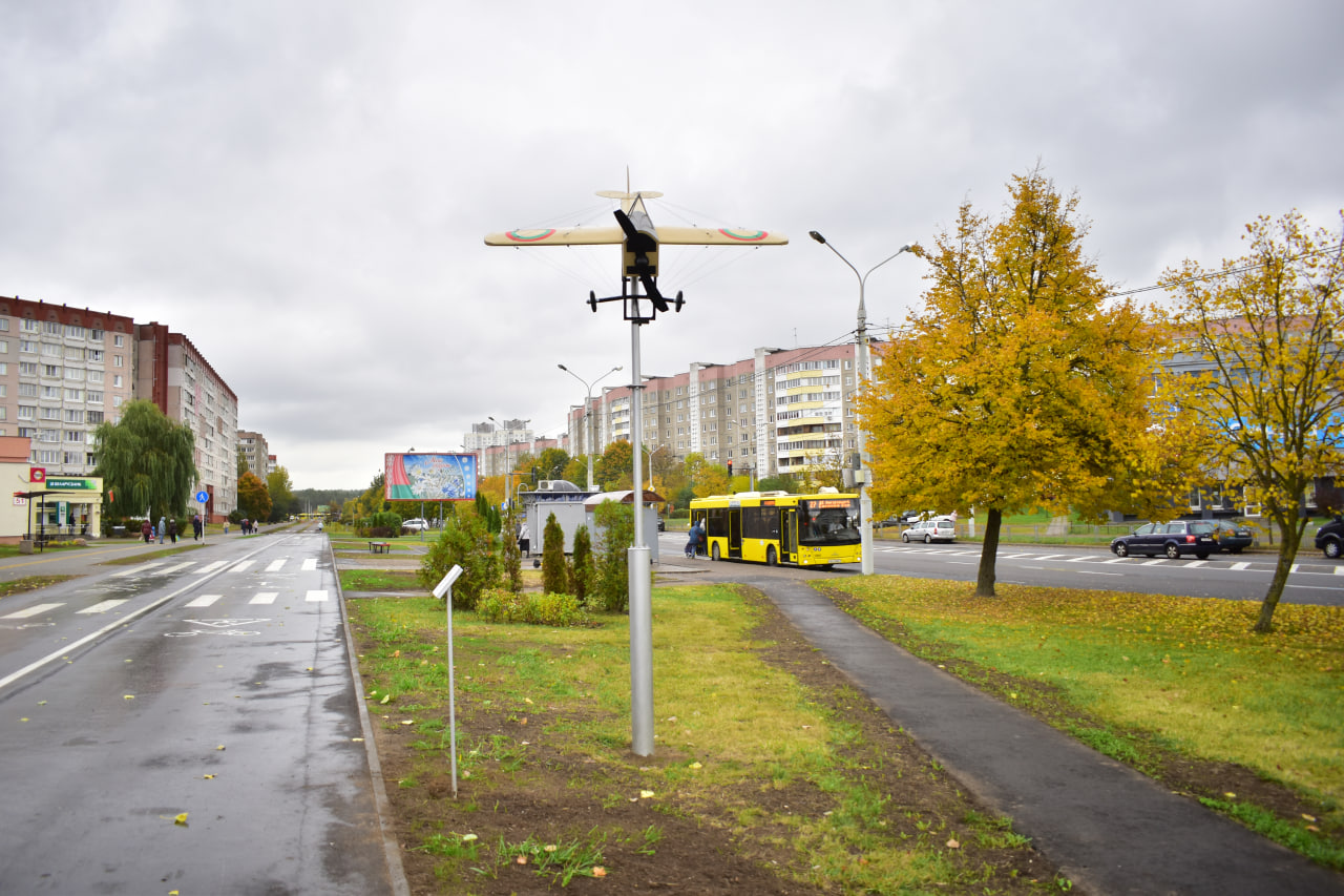 арт-объект самолет
