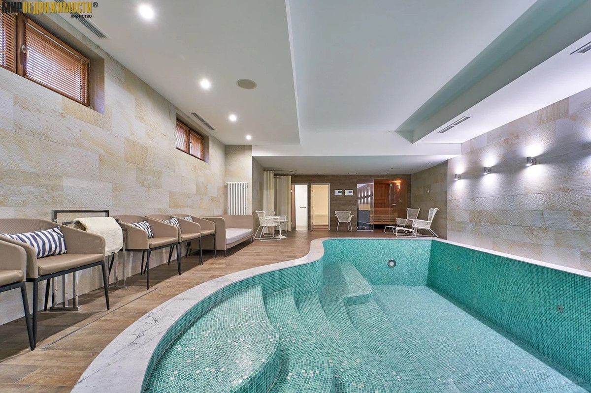 квартира с бассейном