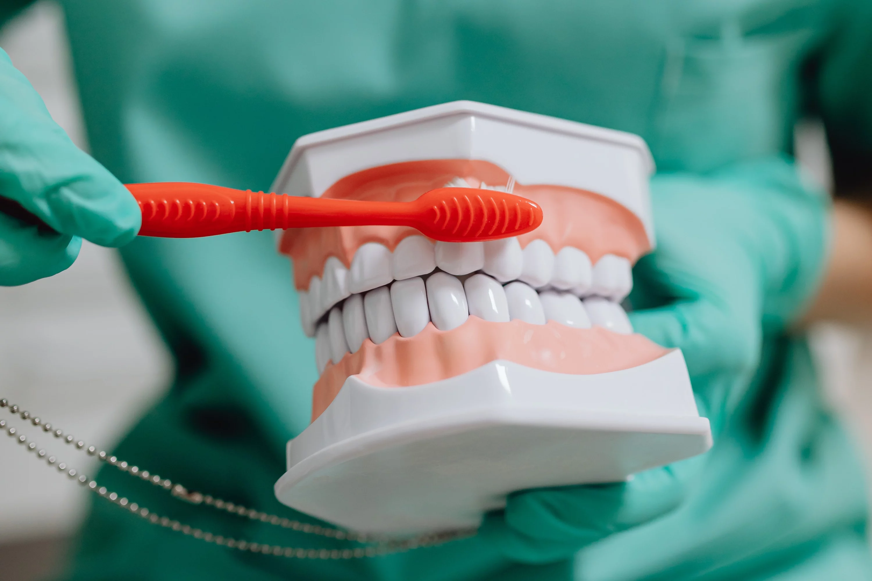 Чистка зубов