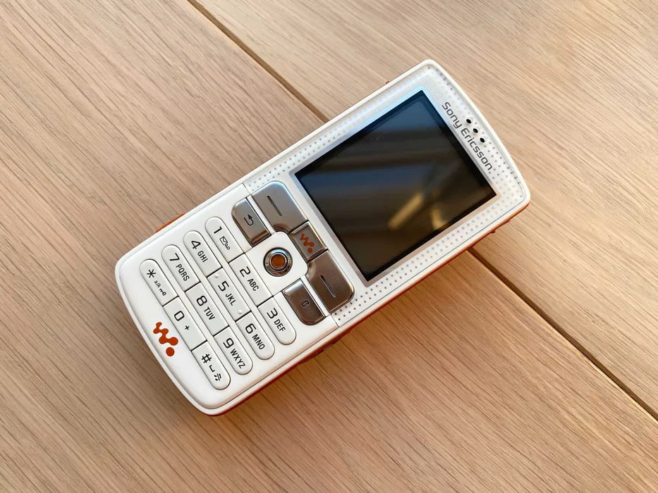 Sony Ericsson W800i 