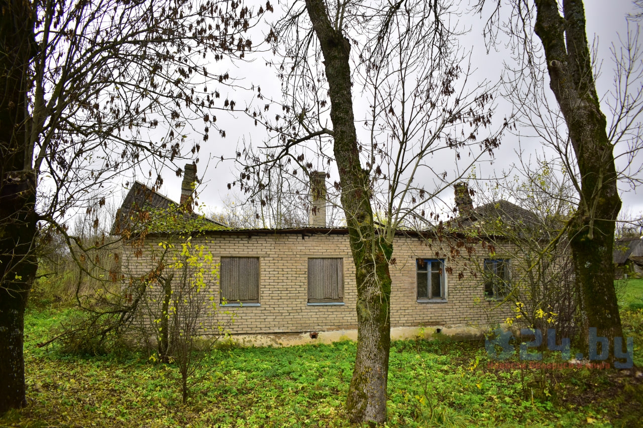 разрушающийся дом