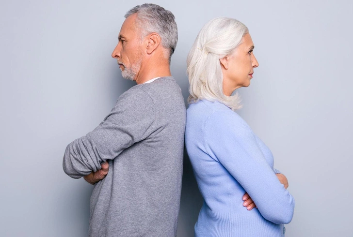 «Боюсь, что похоронят рядом»: почему супруги разводятся после 50 лет совместной жизни?