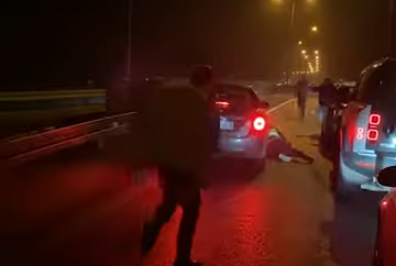 На границе сбили девушку