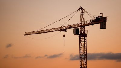 Строительный кран строительство общежитий Минск