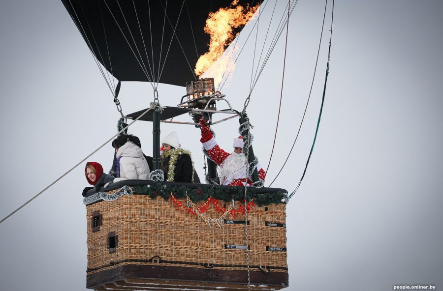 В столице запустят новогодний аттракцион — полеты на воздушном шаре с Дедом Морозом