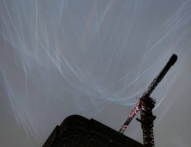 Лазерные лучи медиафасад Минск Мир