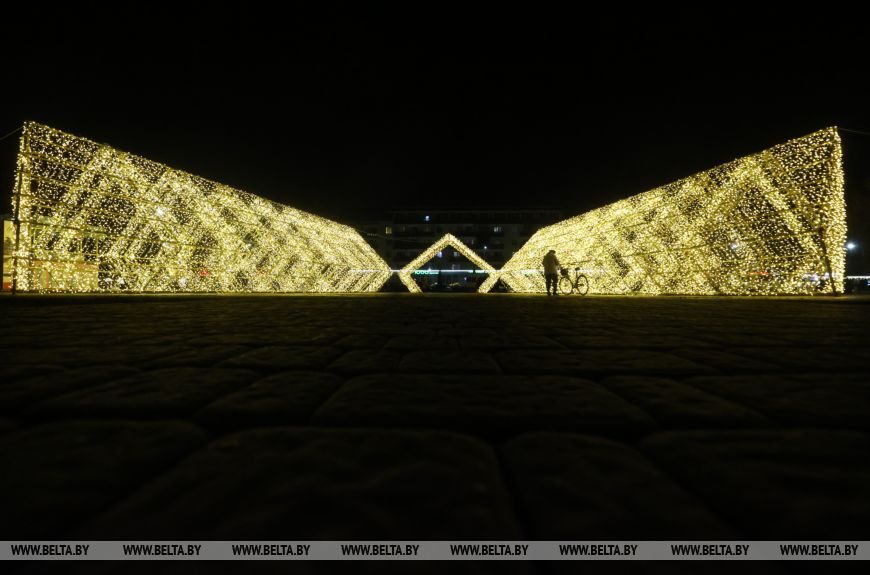 Масштабное украшение Бреста к Новому Году